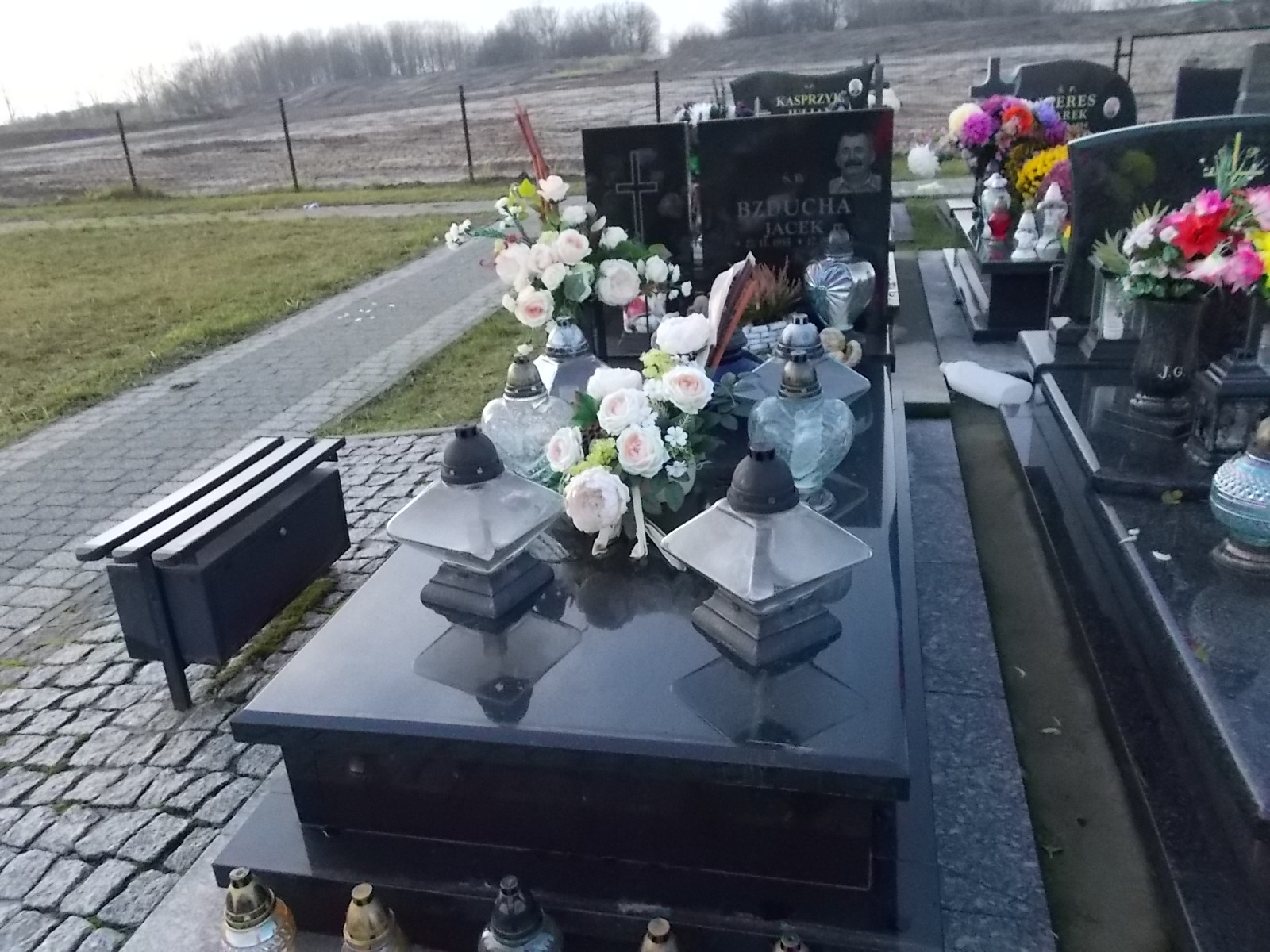 Grób Jacek Bzducha